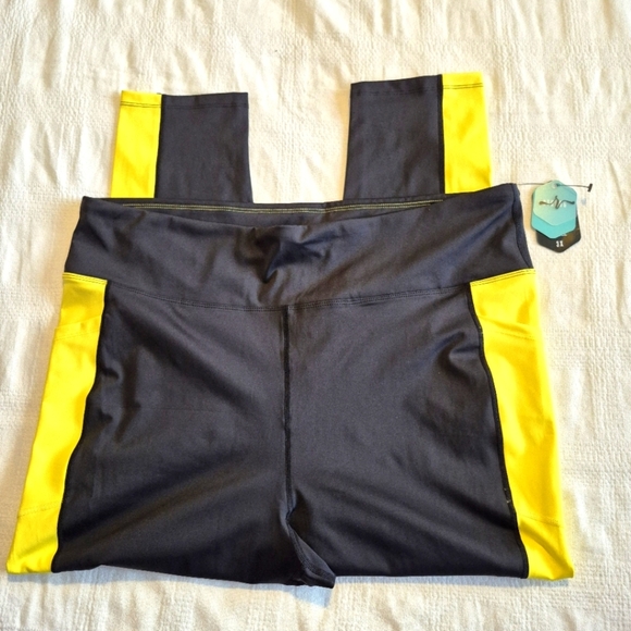 LuLaRoe Rise Brave line women's size 3X leggings black with yellow stripe NWT - Picture 2 of 9